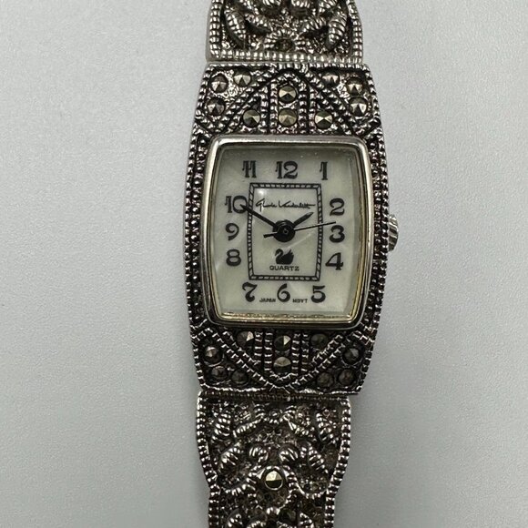 Gloria Vanderbilt Watch Silver Tone Marcasite Accents Stretch Band New Battery - Picture 1 of 10